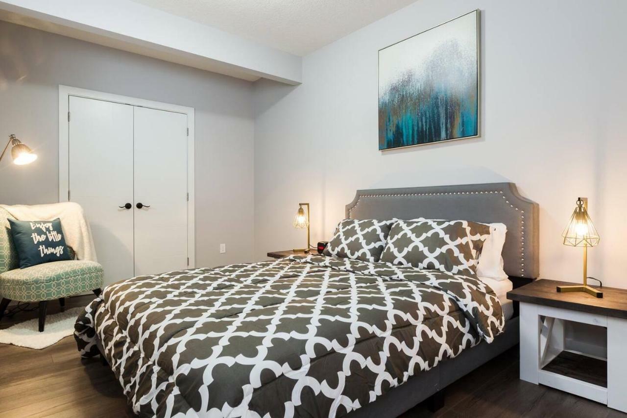 Modern Executive Suite I Complimentary Netflix & Parking! Έντμοντον Εξωτερικό φωτογραφία