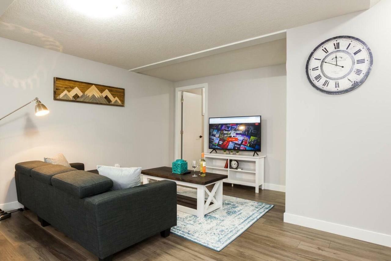 Modern Executive Suite I Complimentary Netflix & Parking! Έντμοντον Εξωτερικό φωτογραφία