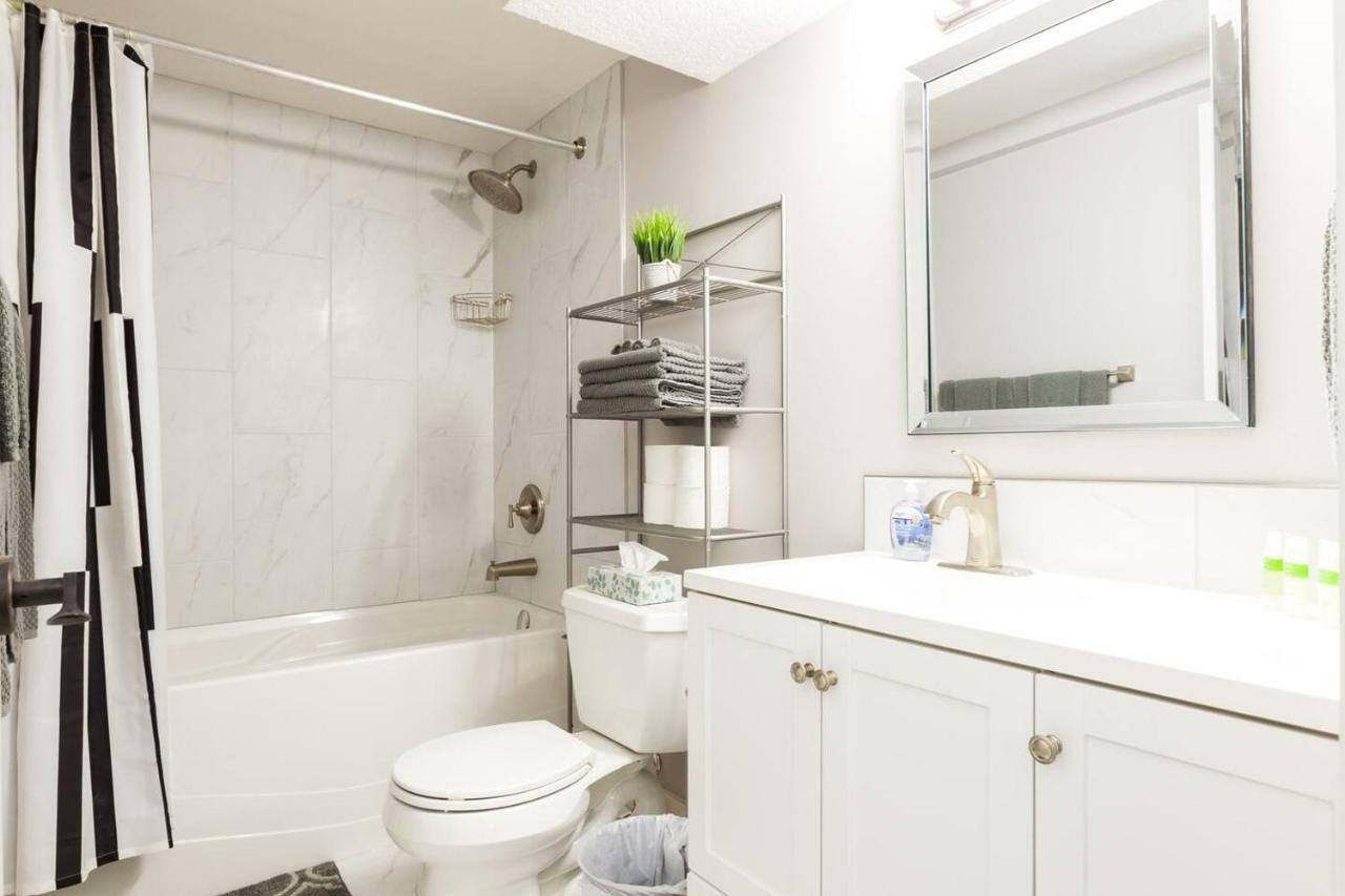 Modern Executive Suite I Complimentary Netflix & Parking! Έντμοντον Εξωτερικό φωτογραφία